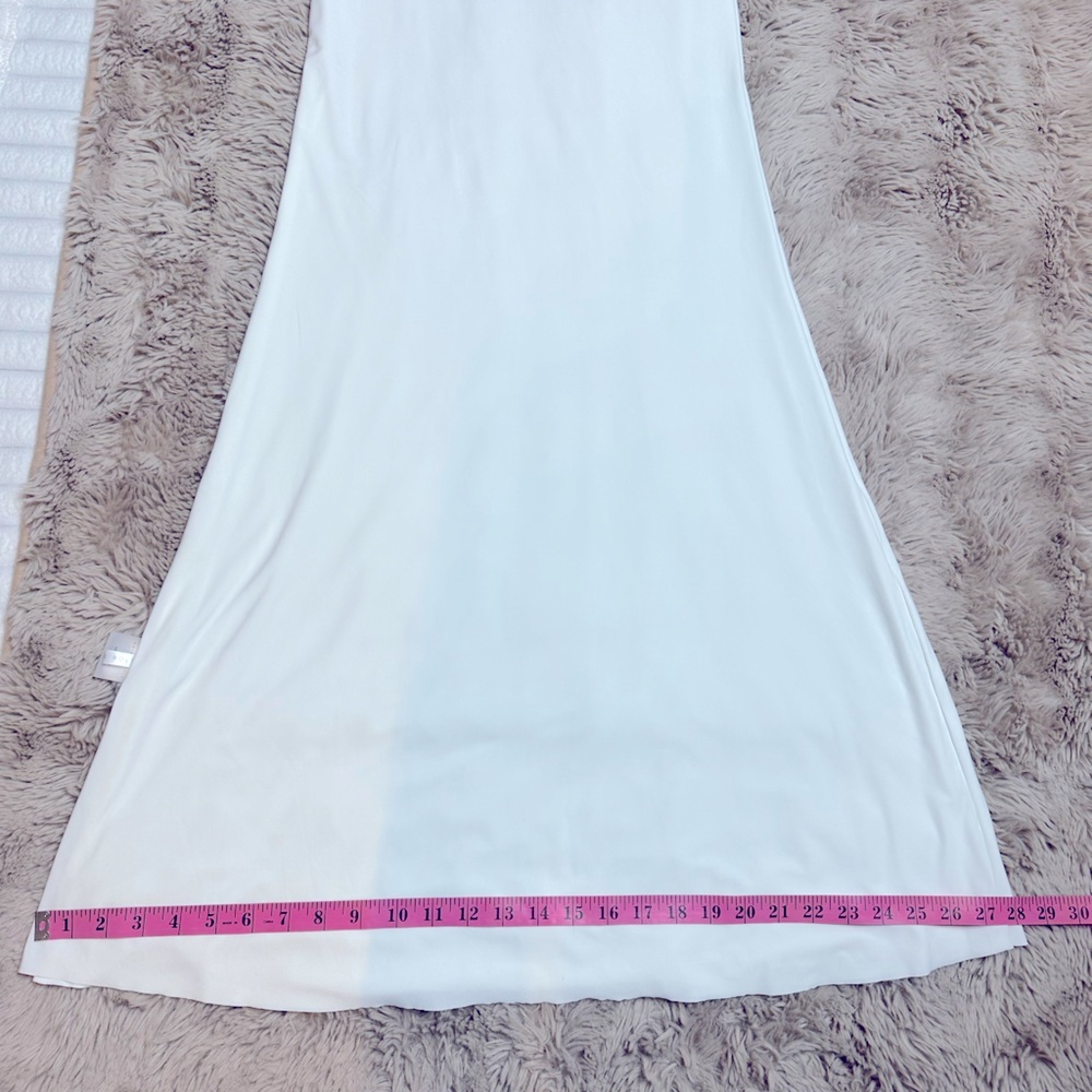 Elegant Off-Shoulder White Dress - Picture 8 of 10